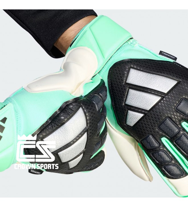 GOALKEEPER GLOVES